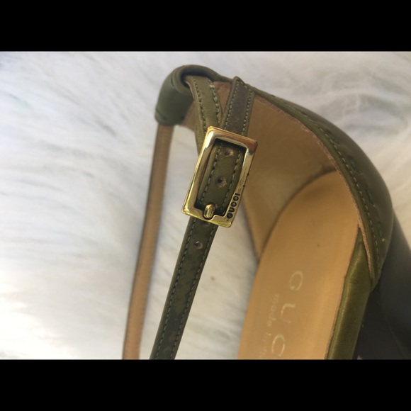 Authentic Gucci Sandals - Picture 4 of 6
